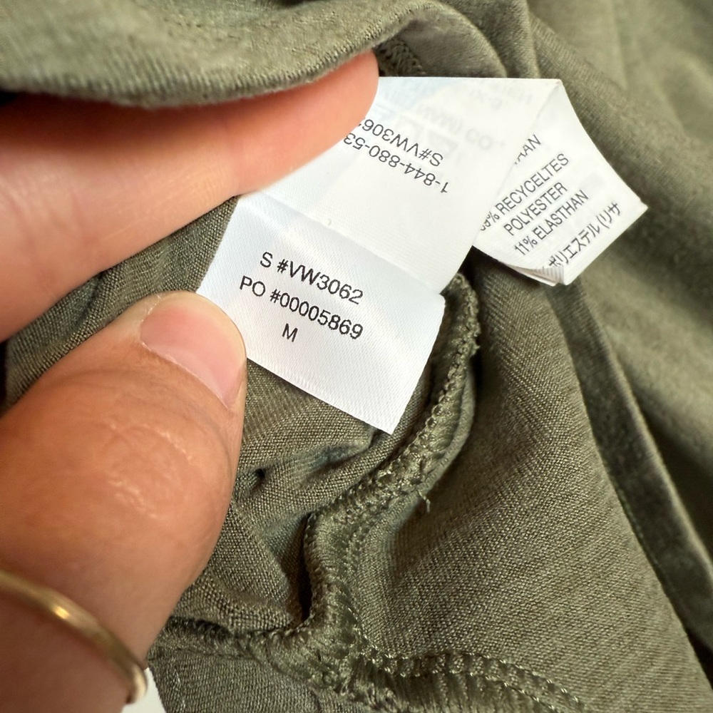 Vuori Halo Performance Shorts 2.0 in Dark Metal Heather - Picture 7 of 7